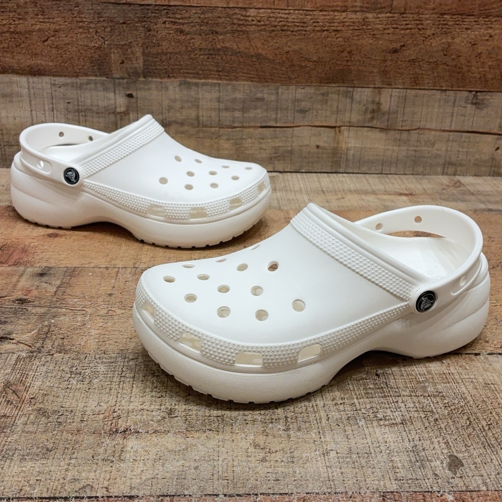 Crocs Clog Shoes Womens Size 9 White Slip On Platform Lightweight Comfort Casual